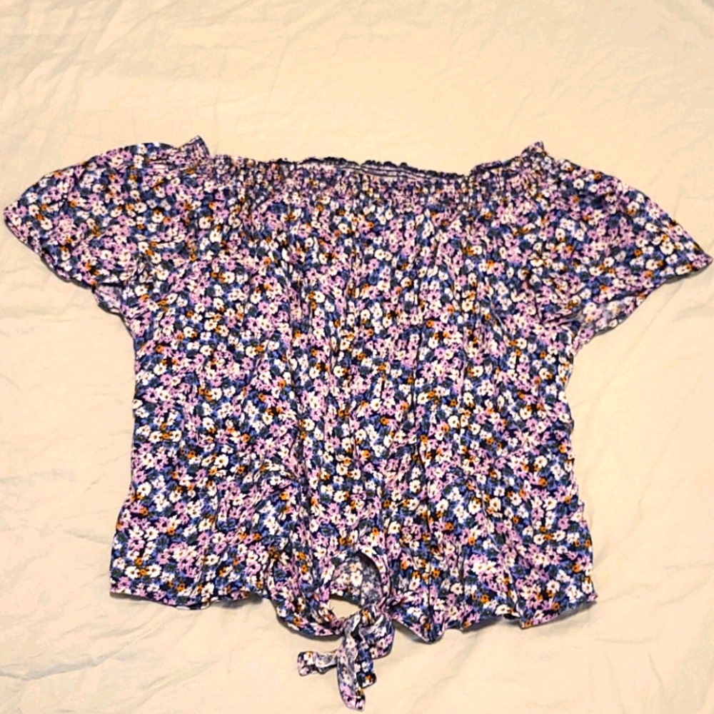 Arizona Jean Co. Floral Top